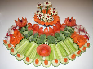 Crudités with carved vegetables