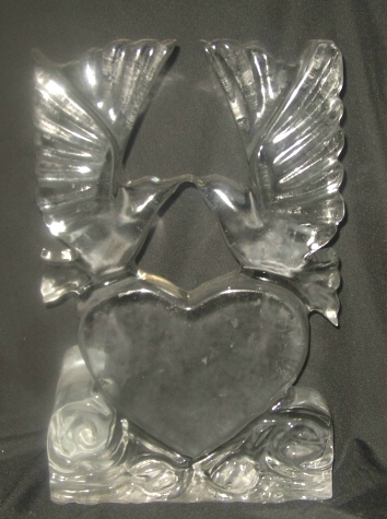 Love birds ice sculpture